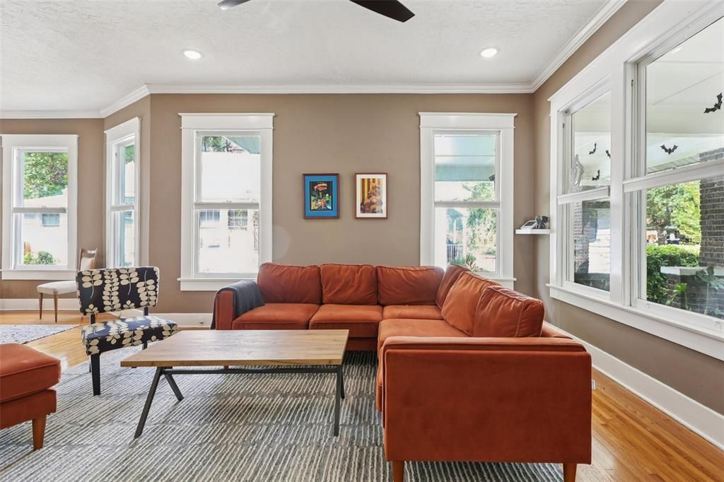 Activo con contrato: $749,000 (3 camas, 2 baños, 1708 Pies cuadrados)