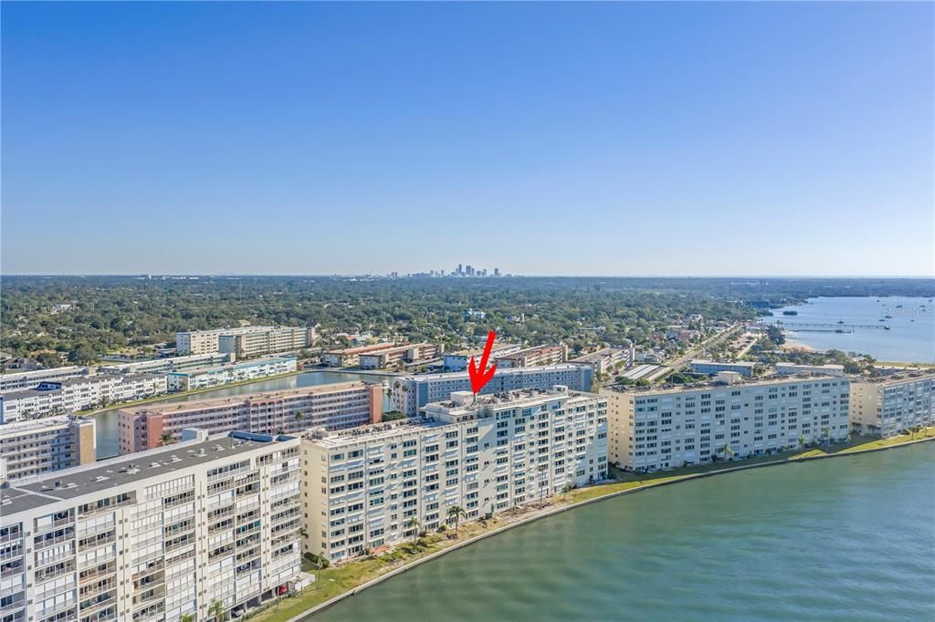 Activo con contrato: $749,000 (2 camas, 2 baños, 2210 Pies cuadrados)