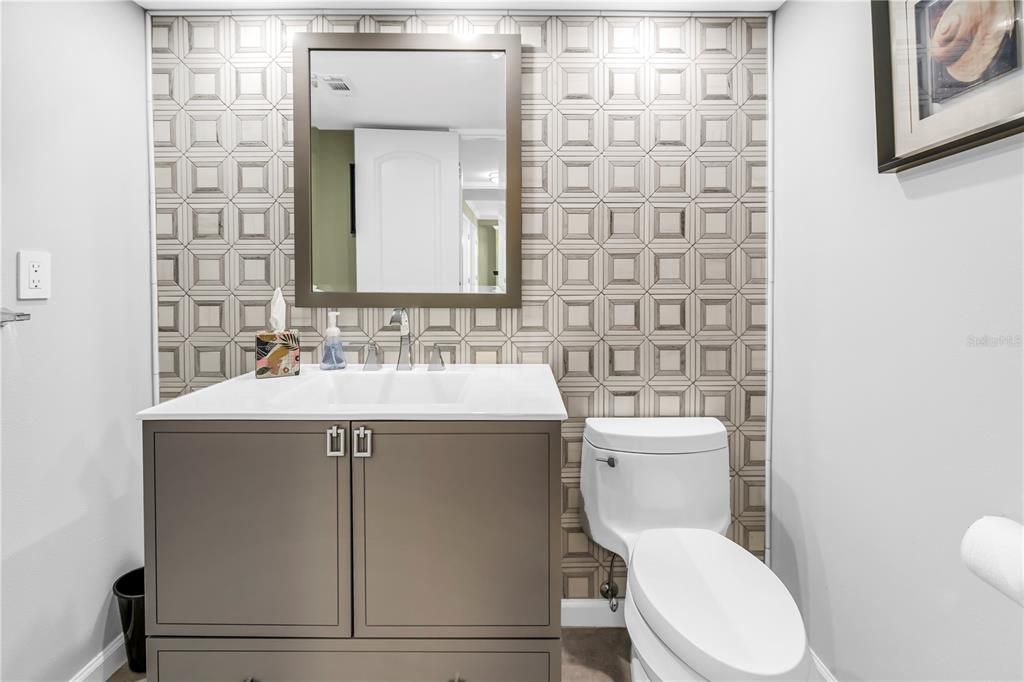 Activo con contrato: $749,000 (2 camas, 2 baños, 2210 Pies cuadrados)