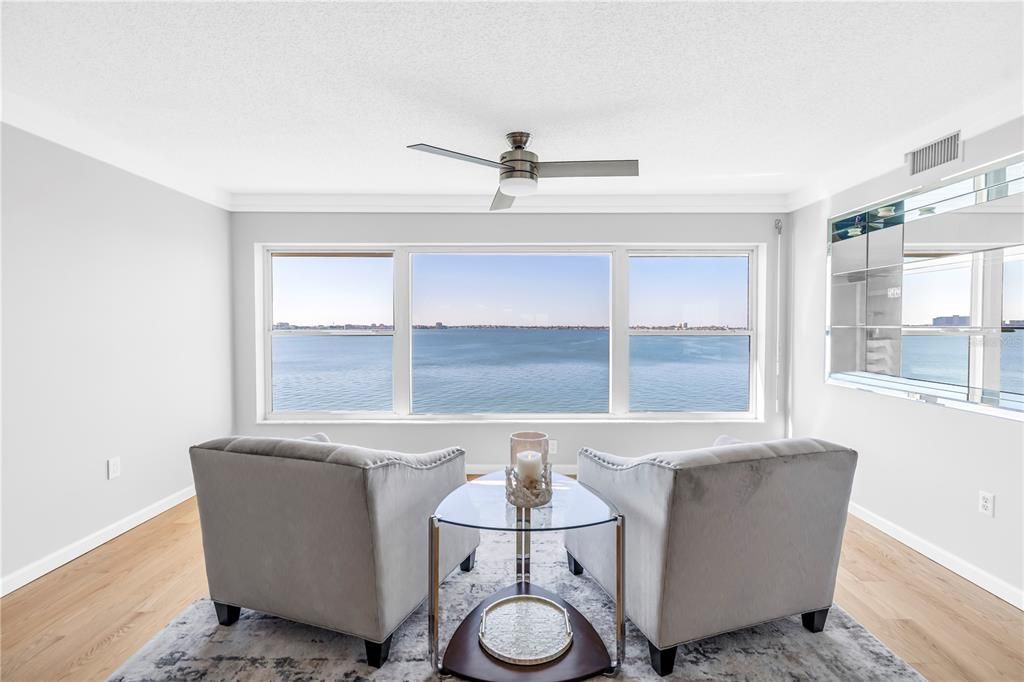 Activo con contrato: $749,000 (2 camas, 2 baños, 2210 Pies cuadrados)