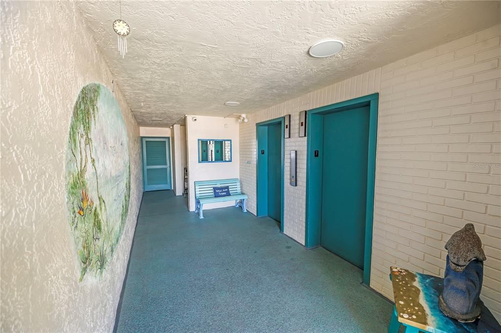 Activo con contrato: $749,000 (2 camas, 2 baños, 2210 Pies cuadrados)