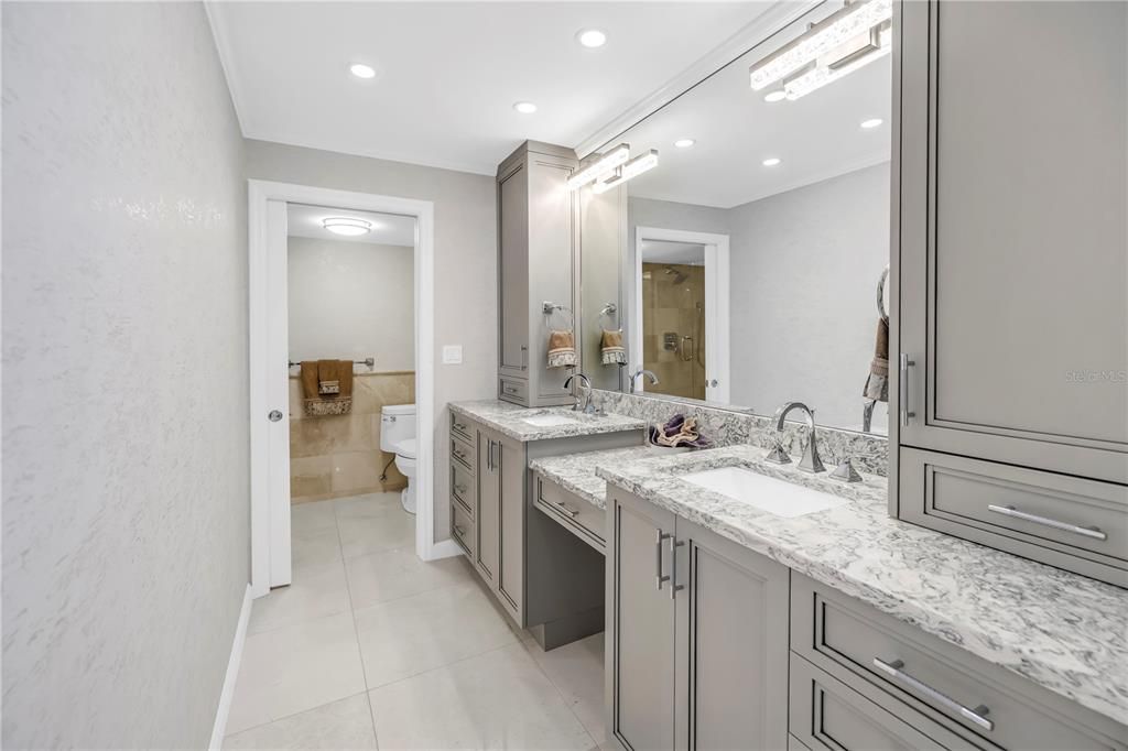 Activo con contrato: $749,000 (2 camas, 2 baños, 2210 Pies cuadrados)