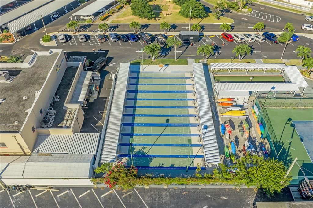 Activo con contrato: $749,000 (2 camas, 2 baños, 2210 Pies cuadrados)