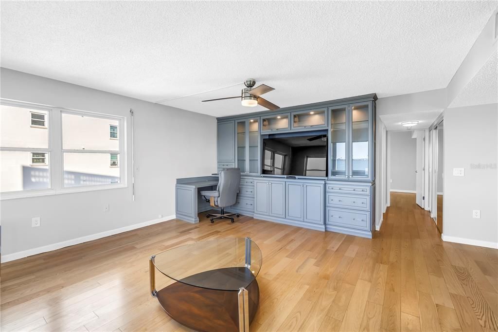 Activo con contrato: $749,000 (2 camas, 2 baños, 2210 Pies cuadrados)