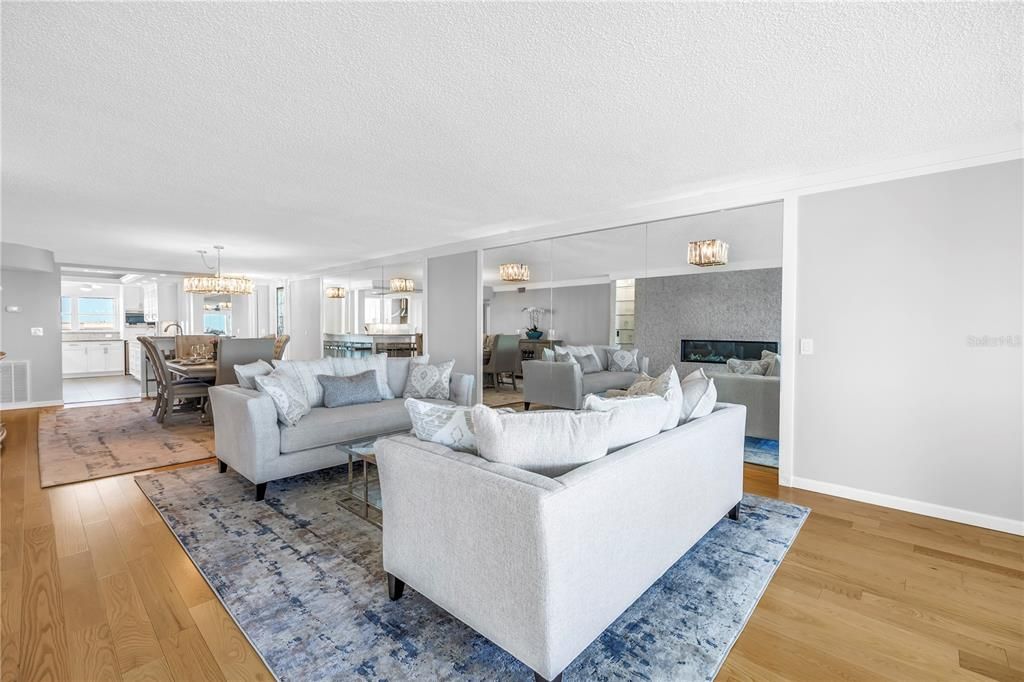 Activo con contrato: $749,000 (2 camas, 2 baños, 2210 Pies cuadrados)