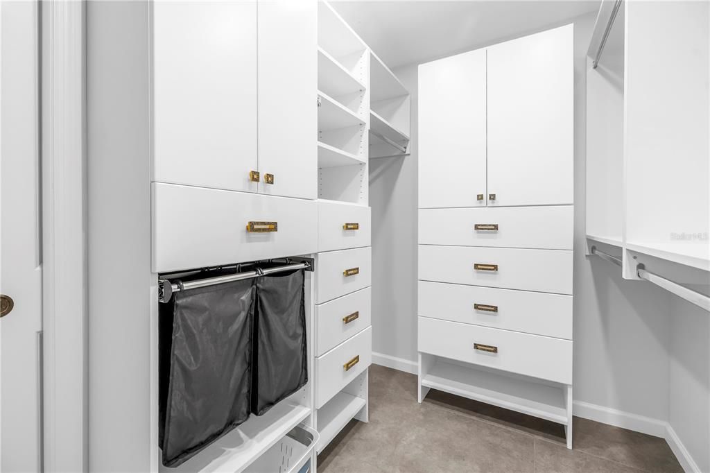 Activo con contrato: $749,000 (2 camas, 2 baños, 2210 Pies cuadrados)