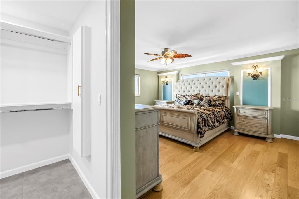 Activo con contrato: $749,000 (2 camas, 2 baños, 2210 Pies cuadrados)