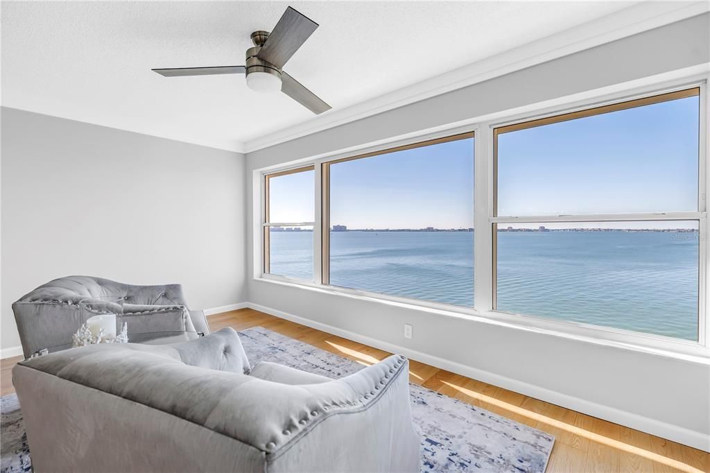 Activo con contrato: $749,000 (2 camas, 2 baños, 2210 Pies cuadrados)