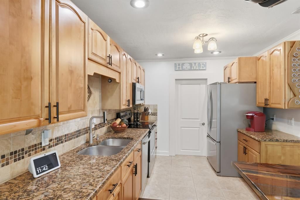 待售: $975,000 (3 贝兹, 2 浴室, 1159 平方英尺)