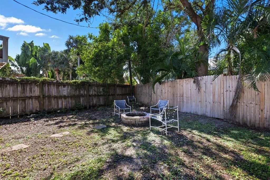 待售: $975,000 (3 贝兹, 2 浴室, 1159 平方英尺)