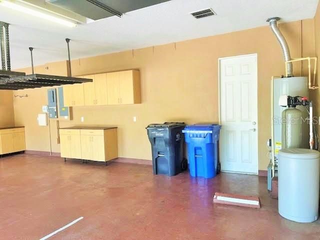 For Rent: $5,500 (4 beds, 4 baths, 3829 Square Feet)