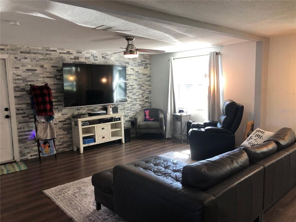 В аренду: $1,750 (3 спален, 1 ванн, 1260 Квадратных фут)