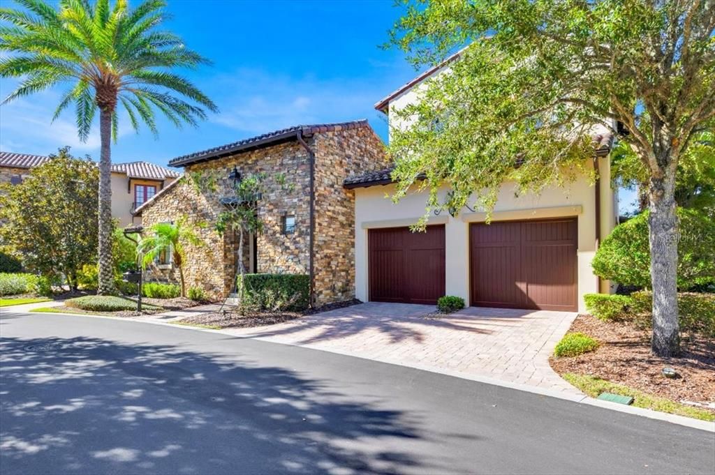 Activo con contrato: $4,890,000 (5 camas, 5 baños, 3713 Pies cuadrados)