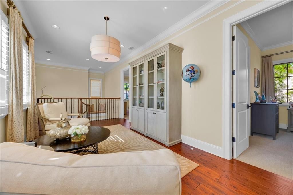 Activo con contrato: $4,890,000 (5 camas, 5 baños, 3713 Pies cuadrados)