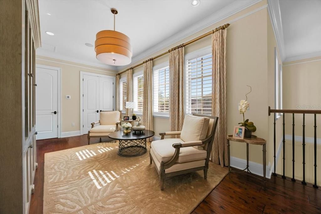 Activo con contrato: $4,890,000 (5 camas, 5 baños, 3713 Pies cuadrados)