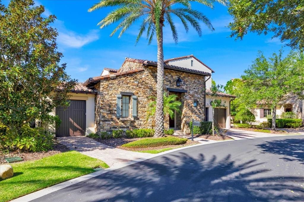 Activo con contrato: $4,890,000 (5 camas, 5 baños, 3713 Pies cuadrados)