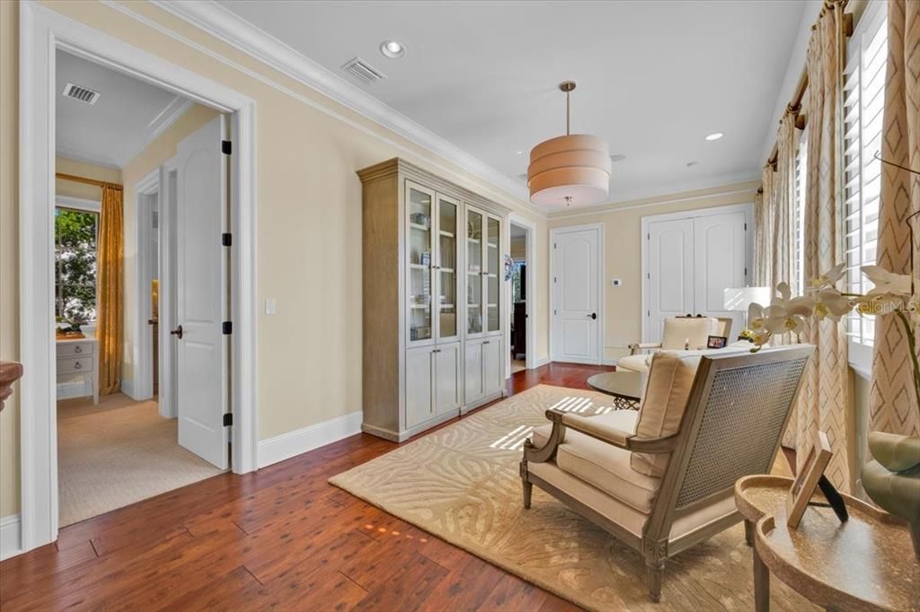 Activo con contrato: $4,890,000 (5 camas, 5 baños, 3713 Pies cuadrados)