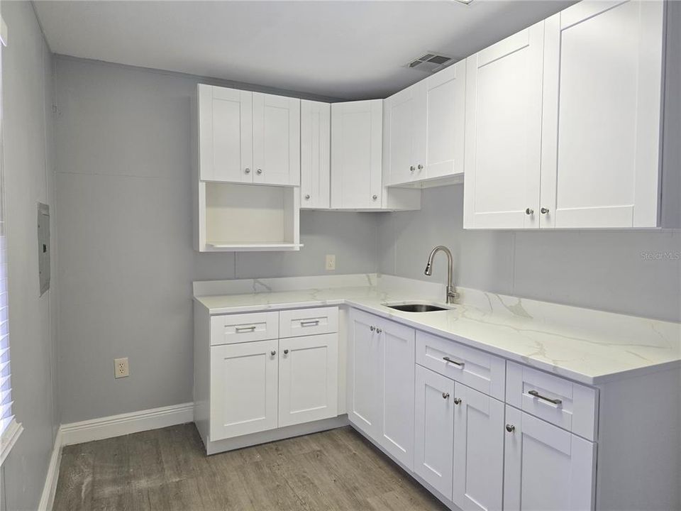 На продажу: $21,000 (0 спален, 0 ванн, 1120 Квадратных фут)