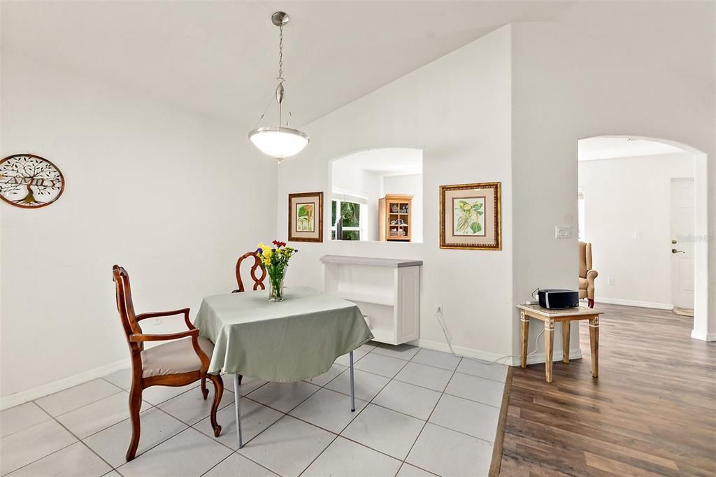 待售: $349,900 (3 贝兹, 2 浴室, 2196 平方英尺)