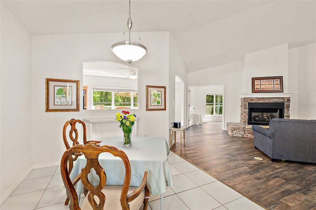 待售: $349,900 (3 贝兹, 2 浴室, 2196 平方英尺)