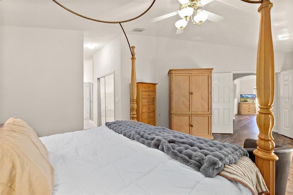 待售: $349,900 (3 贝兹, 2 浴室, 2196 平方英尺)