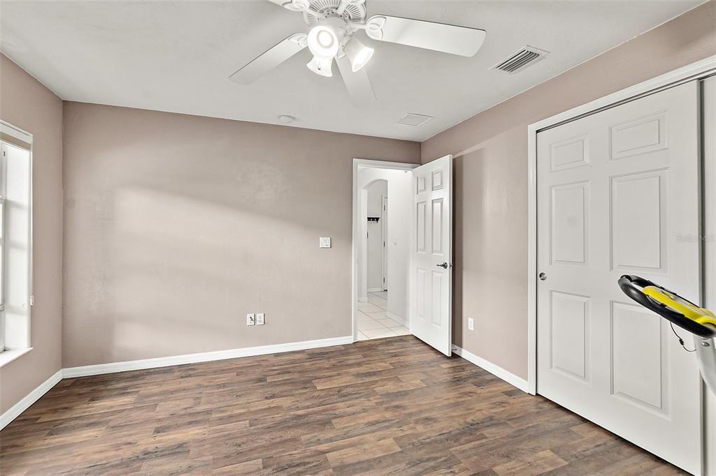 待售: $349,900 (3 贝兹, 2 浴室, 2196 平方英尺)