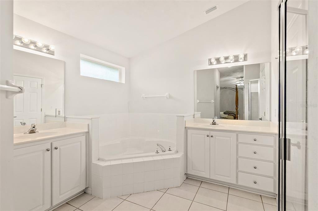 待售: $349,900 (3 贝兹, 2 浴室, 2196 平方英尺)