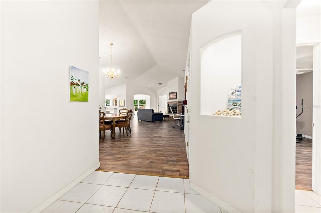 待售: $349,900 (3 贝兹, 2 浴室, 2196 平方英尺)