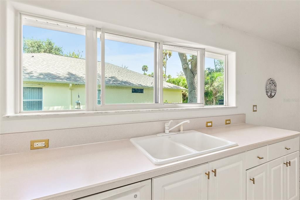 待售: $349,900 (3 贝兹, 2 浴室, 2196 平方英尺)