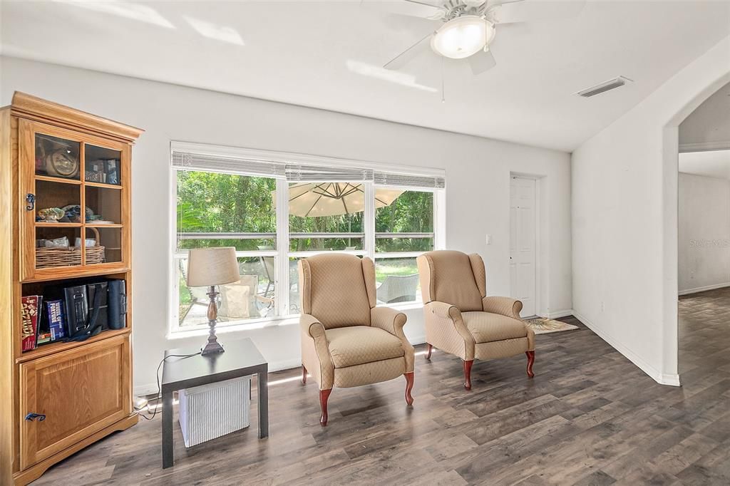 待售: $349,900 (3 贝兹, 2 浴室, 2196 平方英尺)