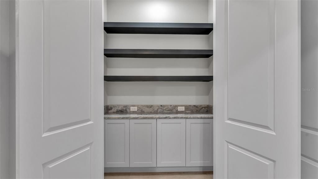 For Sale: $1,140,000 (4 beds, 3 baths, 3008 Square Feet)