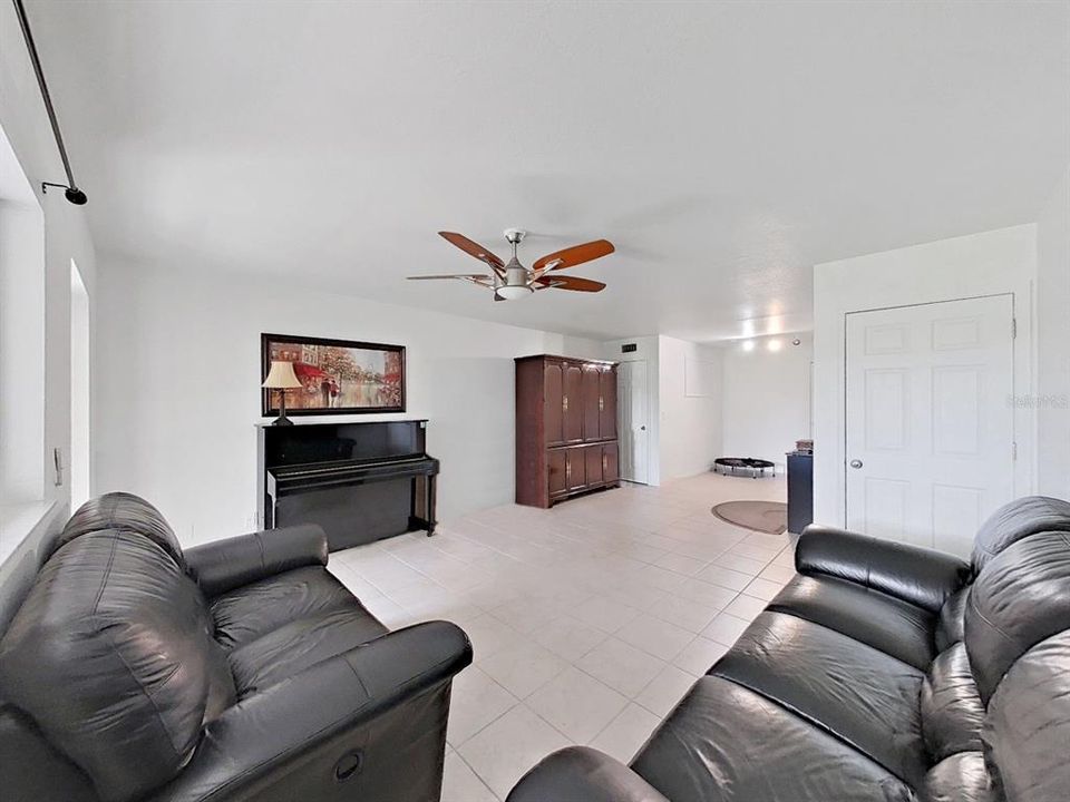 На продажу: $445,900 (4 спален, 3 ванн, 1749 Квадратных фут)