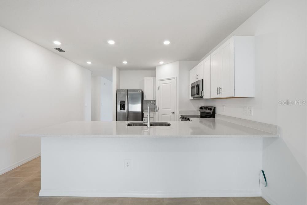 For Sale: $349,999 (4 beds, 2 baths, 1974 Square Feet)