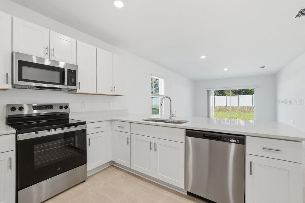 For Sale: $349,999 (4 beds, 2 baths, 1974 Square Feet)