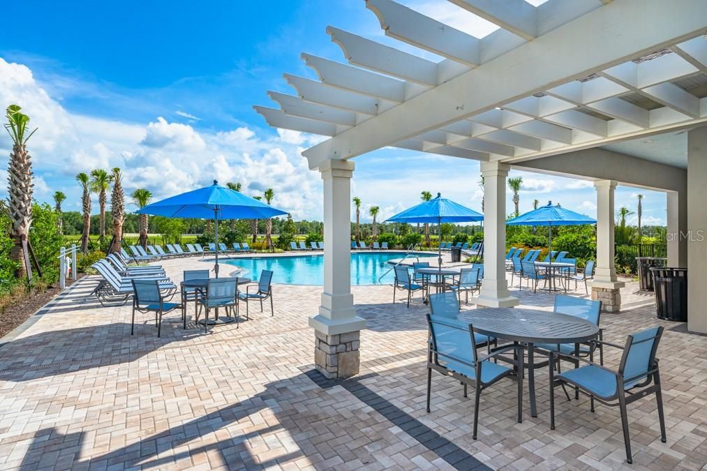 For Sale: $349,999 (4 beds, 2 baths, 1974 Square Feet)