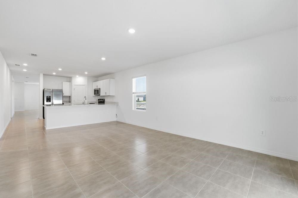 For Sale: $349,999 (4 beds, 2 baths, 1974 Square Feet)