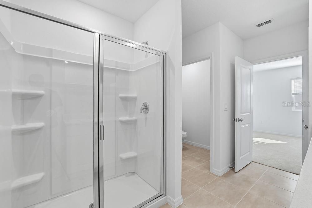 For Sale: $349,999 (4 beds, 2 baths, 1974 Square Feet)