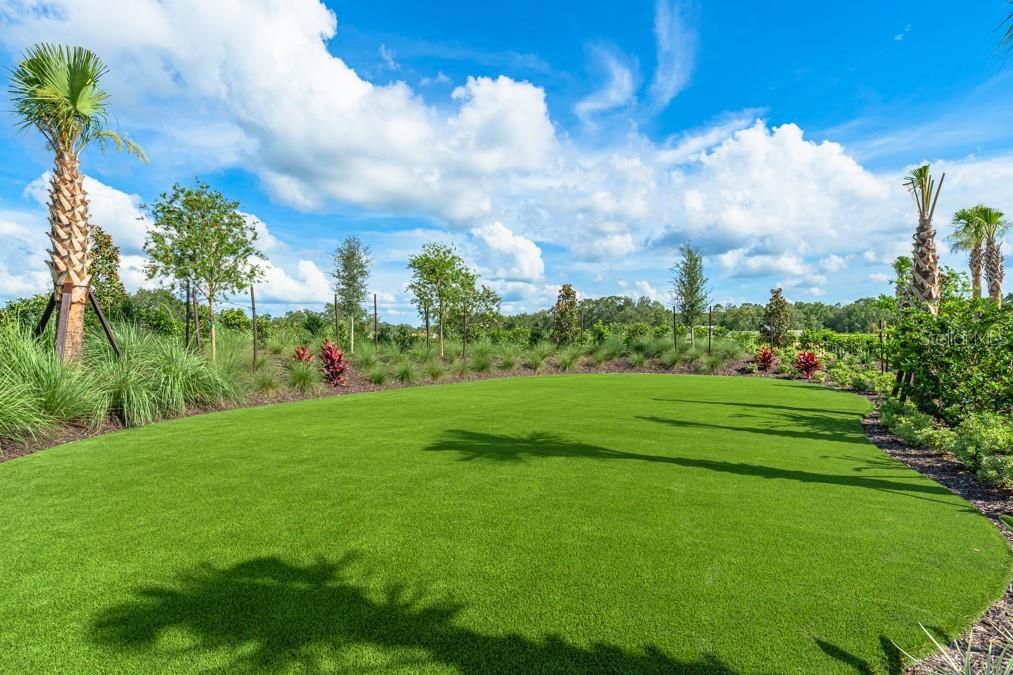 For Sale: $349,999 (4 beds, 2 baths, 1974 Square Feet)