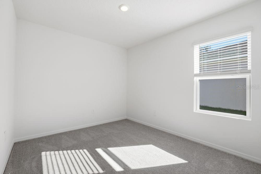 For Sale: $349,999 (4 beds, 2 baths, 1974 Square Feet)