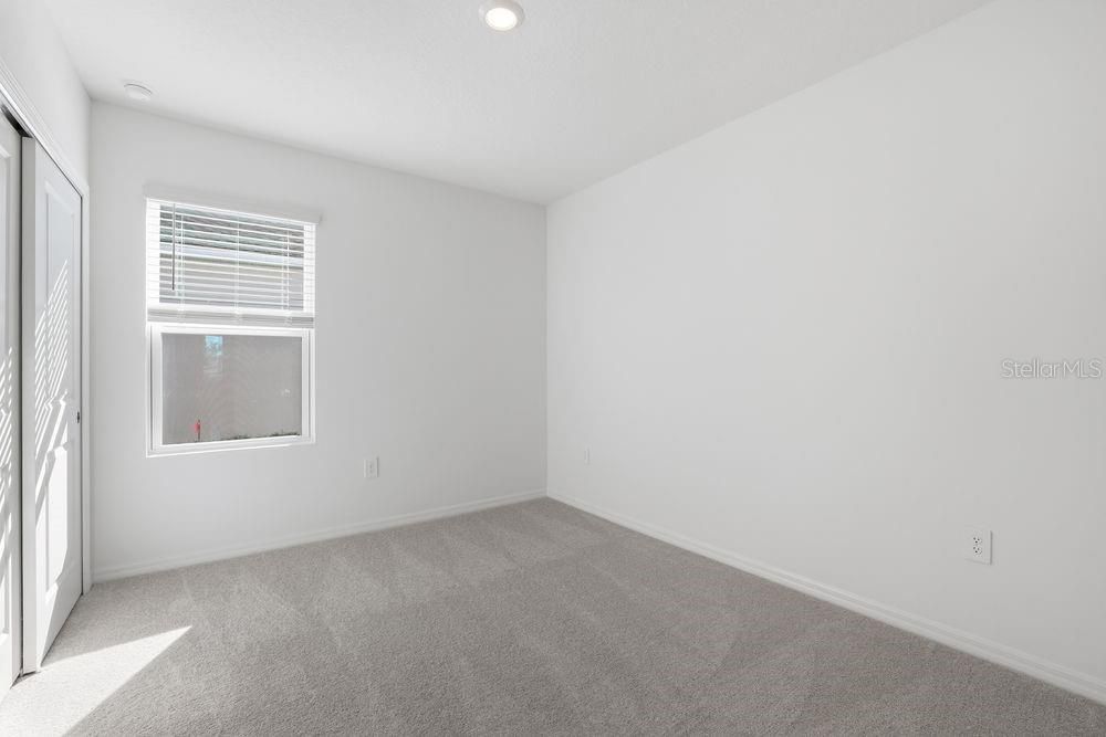 For Sale: $349,999 (4 beds, 2 baths, 1974 Square Feet)