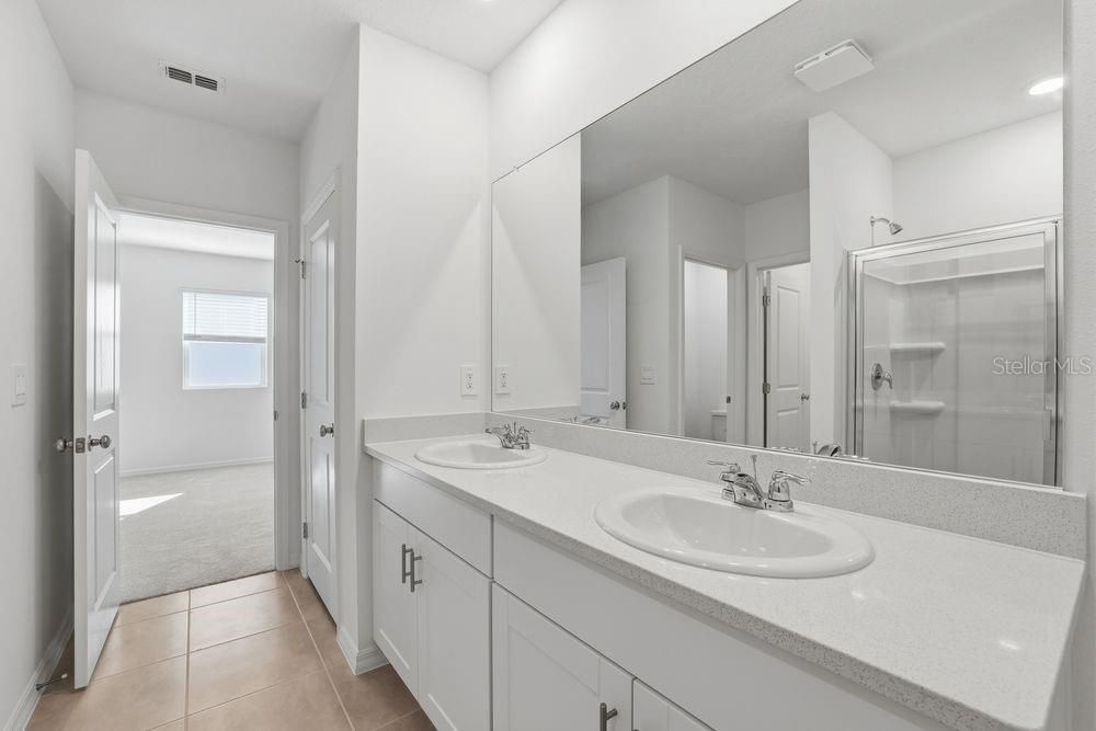 For Sale: $349,999 (4 beds, 2 baths, 1974 Square Feet)