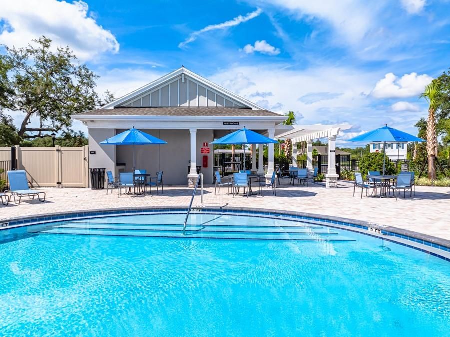 For Sale: $349,999 (4 beds, 2 baths, 1974 Square Feet)