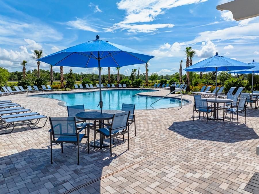 For Sale: $349,999 (4 beds, 2 baths, 1974 Square Feet)