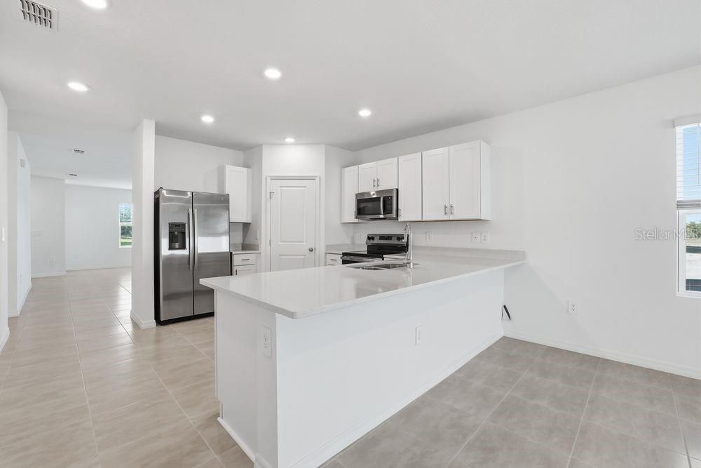 For Sale: $349,999 (4 beds, 2 baths, 1974 Square Feet)