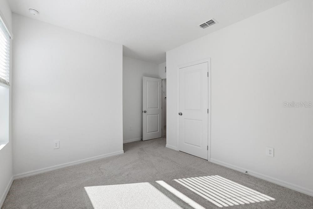 For Sale: $349,999 (4 beds, 2 baths, 1974 Square Feet)