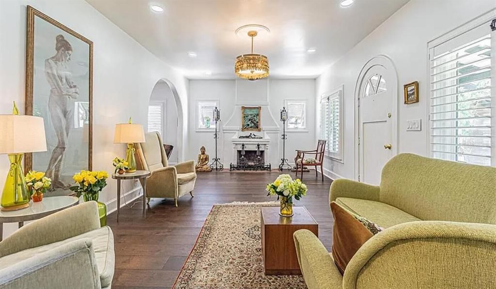 For Sale: $1,185,000 (4 beds, 2 baths, 2000 Square Feet)