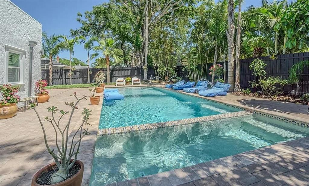 For Sale: $1,185,000 (4 beds, 2 baths, 2000 Square Feet)