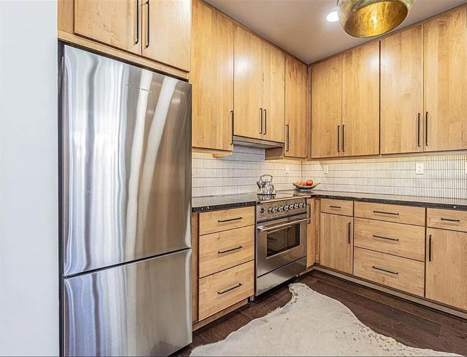 For Sale: $1,185,000 (4 beds, 2 baths, 2000 Square Feet)