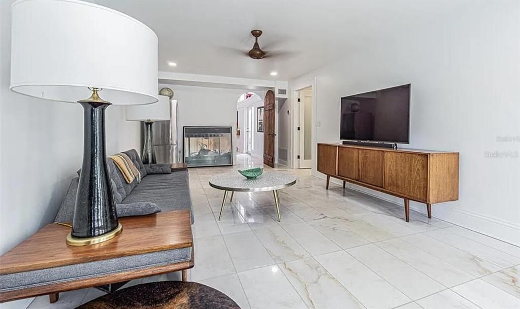 For Sale: $1,185,000 (4 beds, 2 baths, 2000 Square Feet)