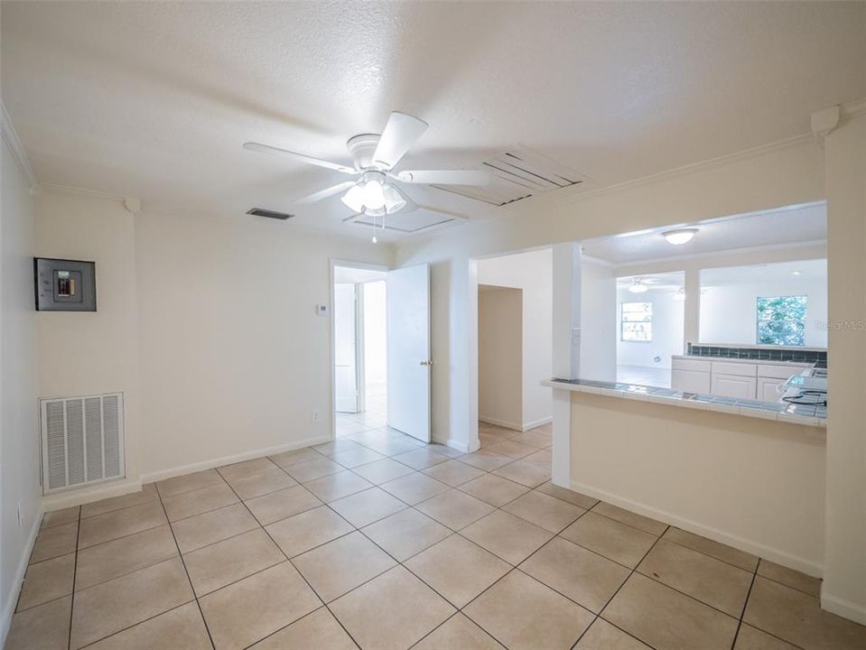 For Sale: $305,000 (3 beds, 2 baths, 1603 Square Feet)